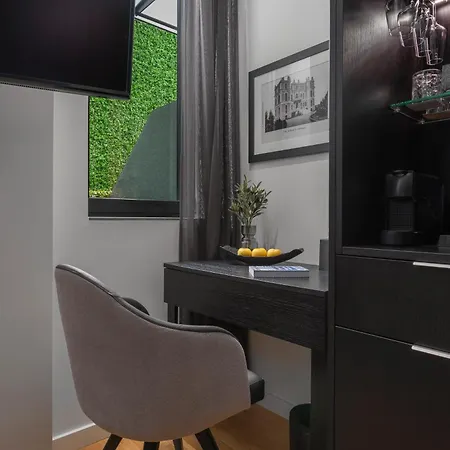 Hotel No 15 Ermou 5*